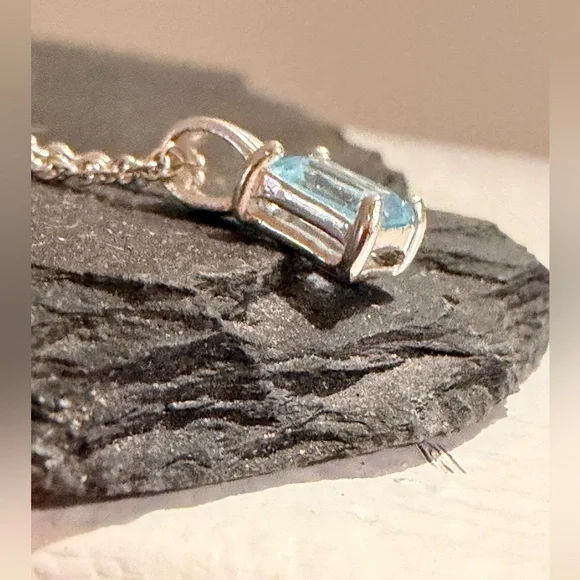 Silver Necklace with Aquamarine Gemstone - Picture 2 of 8
